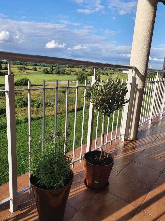 Apartgolf Sobienie Krolewskie Sobienie Szlacheckie المظهر الخارجي الصورة